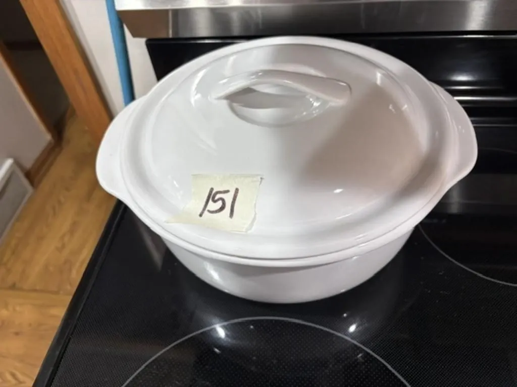 9" CORRELLE PAN W/LID