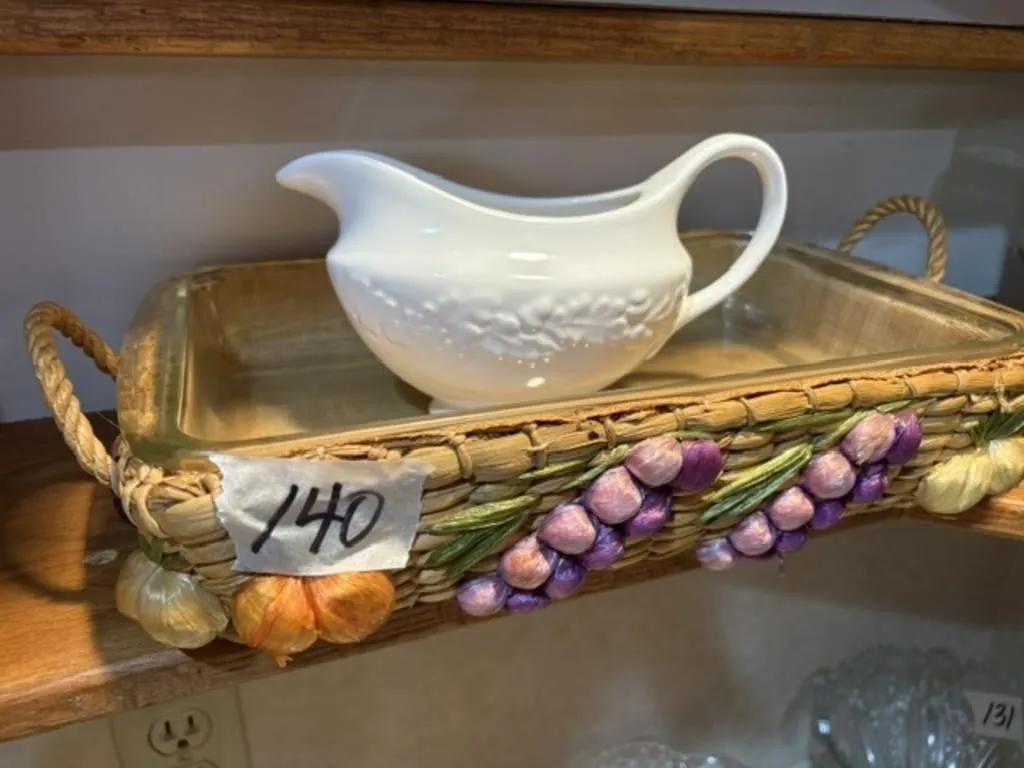 CASSEROLE & GRAVY BOAT