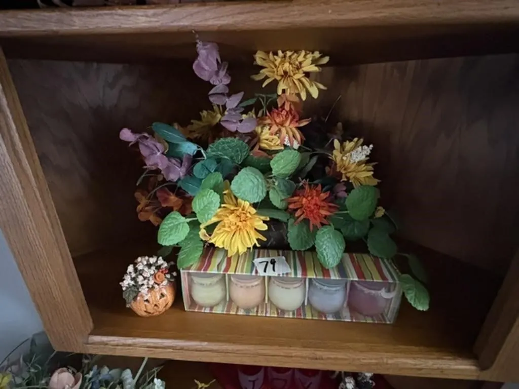 FLOWERS & CANDLE