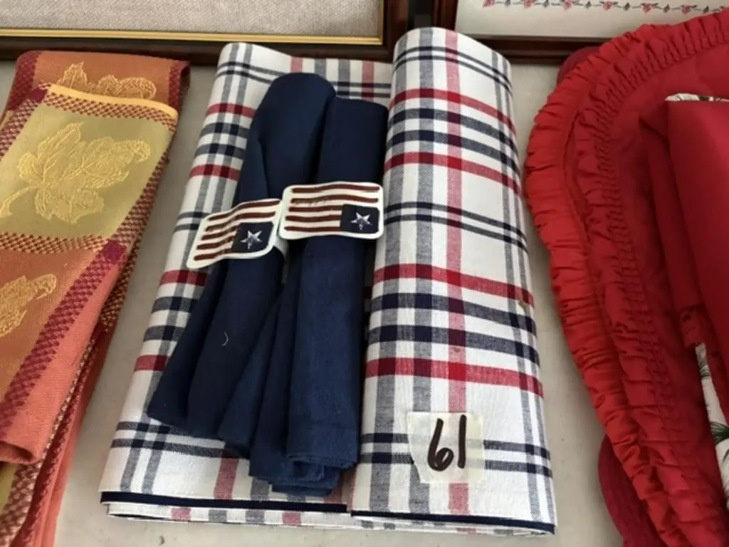 PLACE MATS & NAPKINS