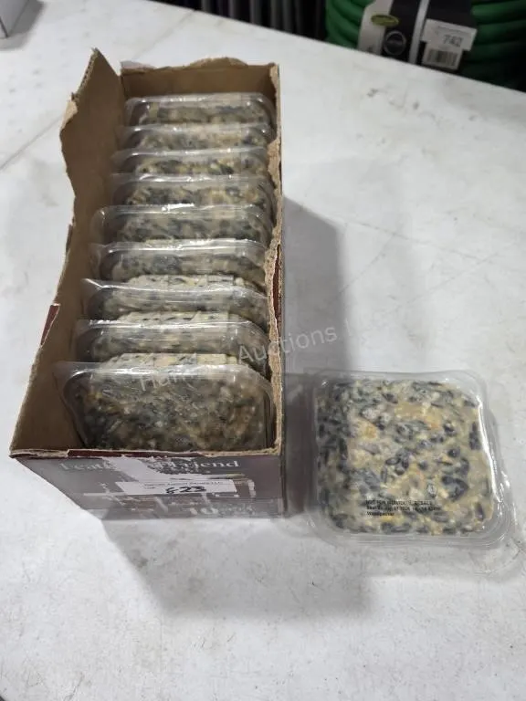 Bird suet