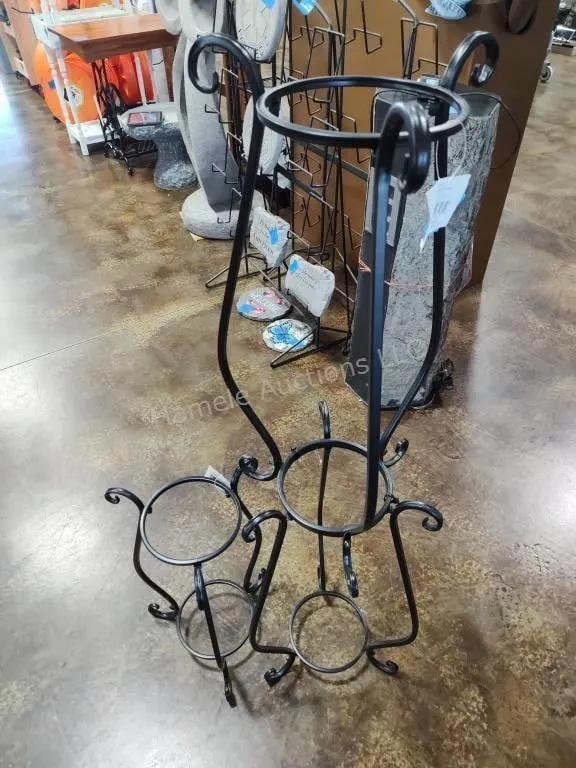 3 metal globe stands