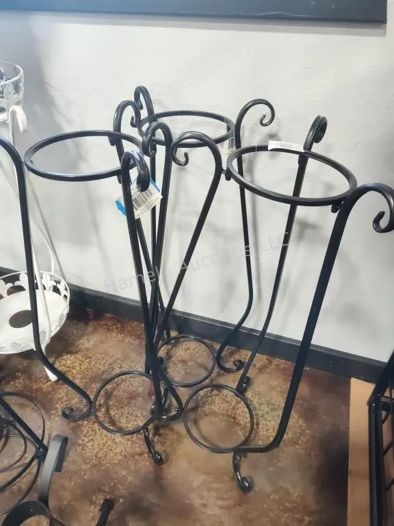 3 metal globe stands