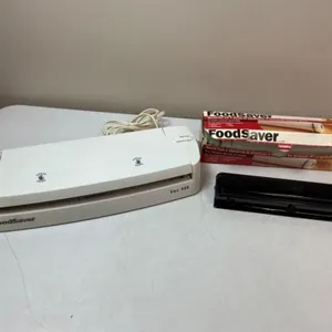 FoodSaver Vac 500 Sealer w/ Roll & Holder (3pc)