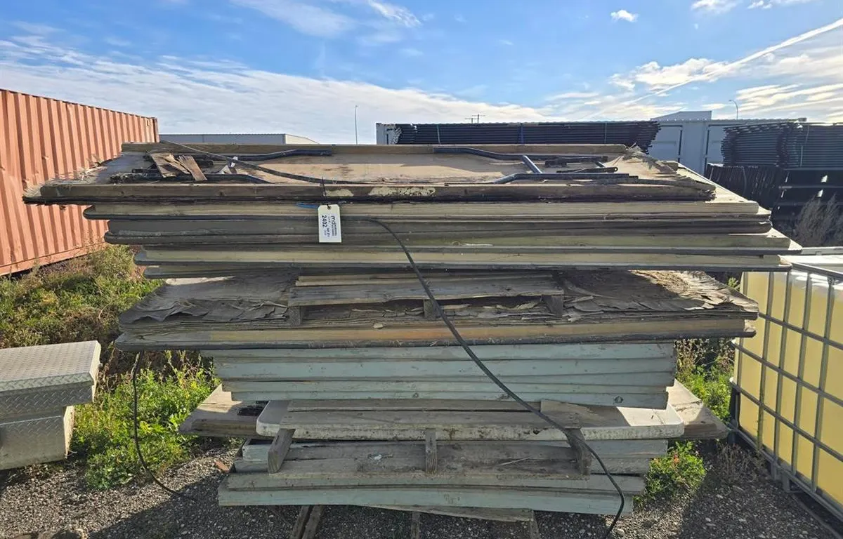 Assorted Folding Tables
UNRESERVED