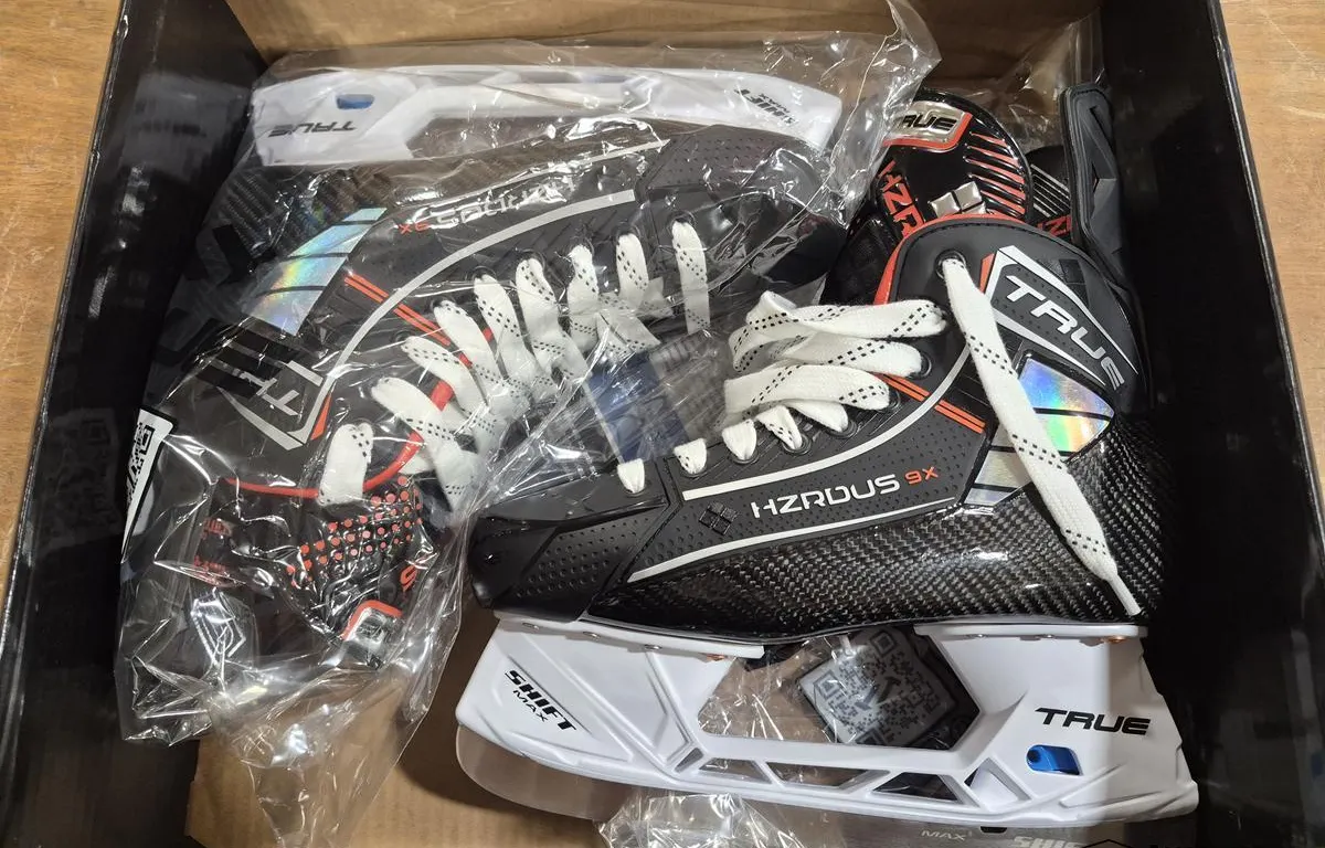 True Hzrdus 9X Hockey Skates (Size: 7.0 / Width: R)
UNRESERVED