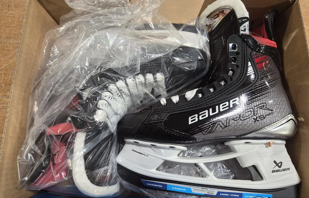 Bauer Vapor X5 Pro Intermediate Hockey Skates (Size: 4.5 / Fit 1 Low Volume)
UNRESERVED