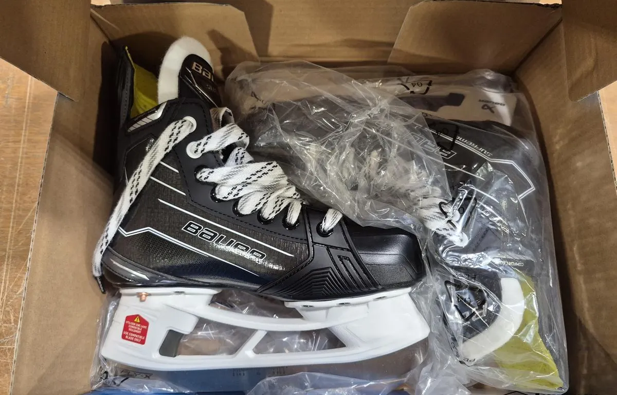 Bauer Supreme Ignite Pro+ Int Hockey Skates (Size: 4.5 / Fit 2 Medium Volume)
UNRESERVED