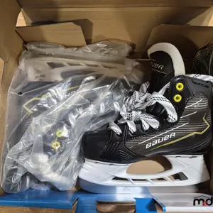 Bauer Supreme Ignite Pro Junior Hockey Skates (Size: 3.5 / Width: D)
 UNRESERVED