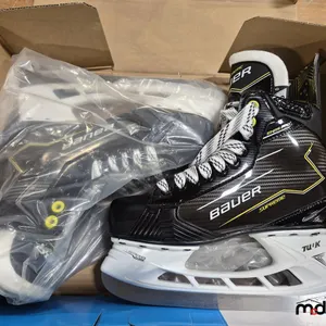 Bauer Supreme Ignite Pro Intermediate Hockey Skates (Size: 6.0 / Width: D)
 UNRESERVED