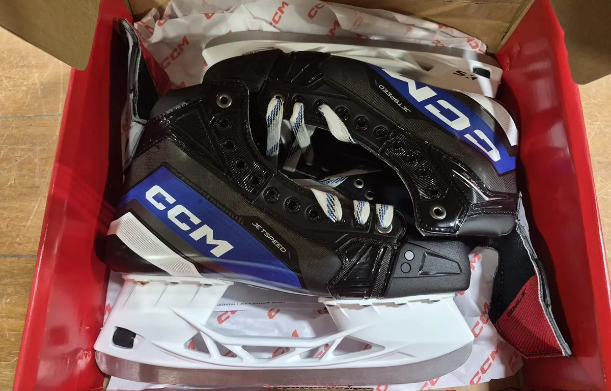 CCM JetSpeed Xtra SE SR Hockey Skates (Size: 9.5 / Width: Regular)
UNRESERVED