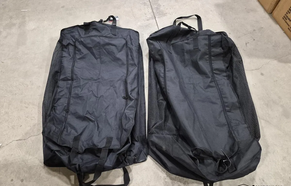(2) Lowry Sports Nylon Team Garment Bags
UNRESERVED
