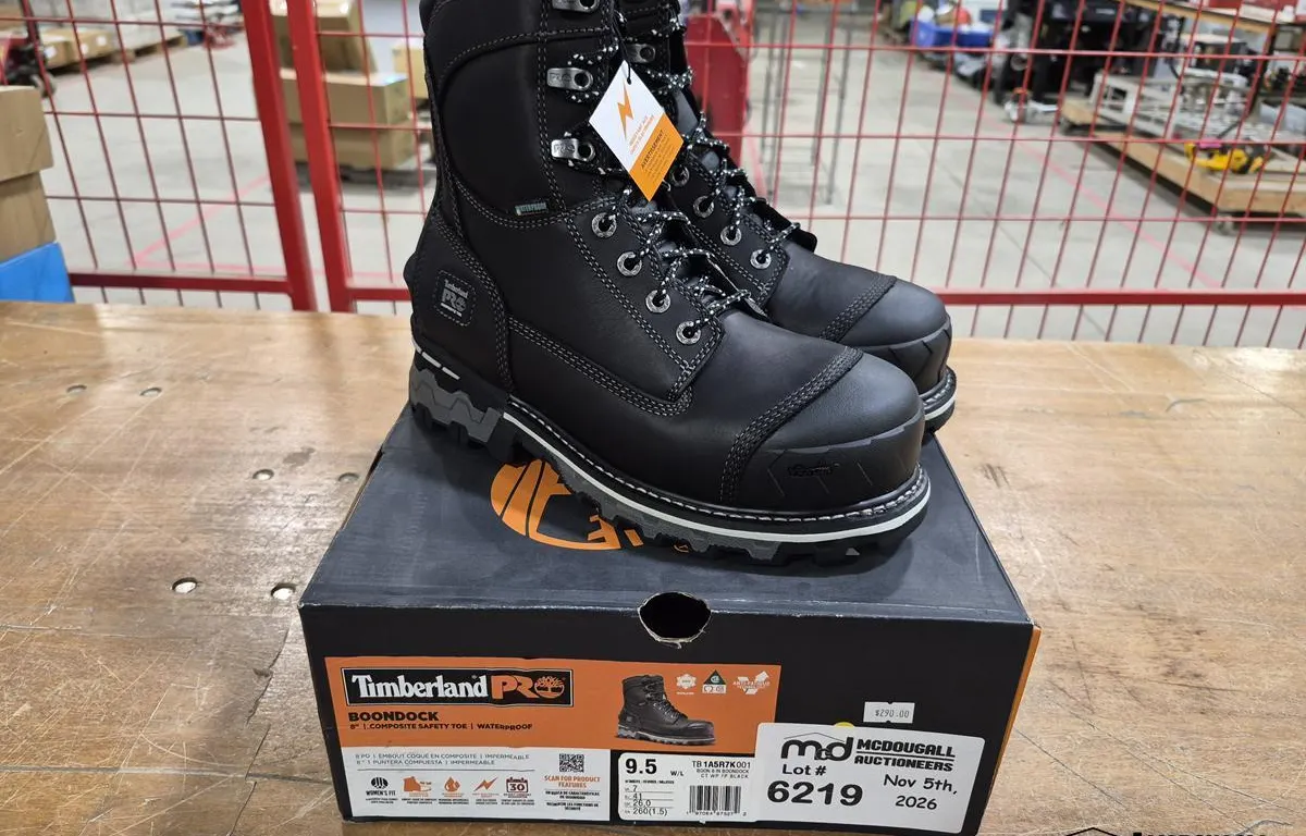 Timberland PRO Boondock 8" Work Boots (Size: 9.5 Women's)
UNRESERVED
