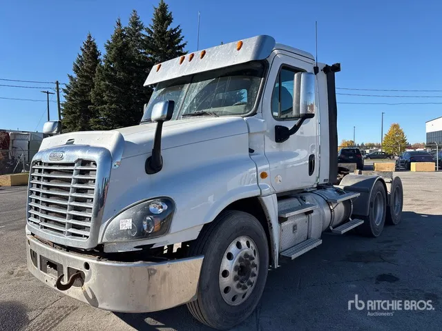 2015 Freightliner Cascadia 125 6x4 T/A Day Cab Truck Tractor