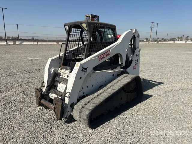 2011 Bobcat T320 Compact Track Loader