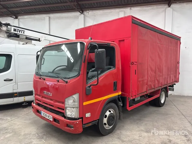 2011 Isuzu NPR85-V 4x2 Van Truck