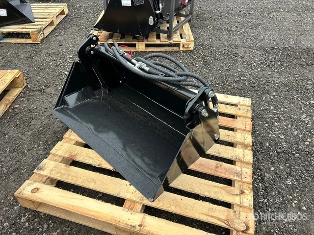 2026 GIYI SHY41 39 in Multi-Purpose Mini Skid Steer Bucket (Unused)