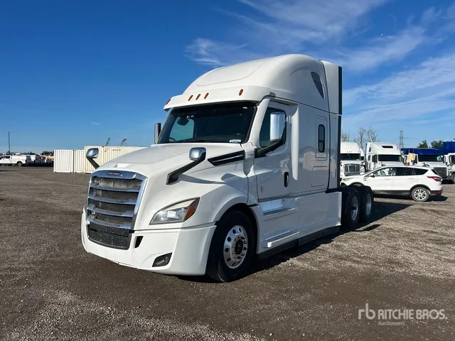 2022 Freightliner Cascadia 126 6x4 T/A Sleeper Truck Tractor
