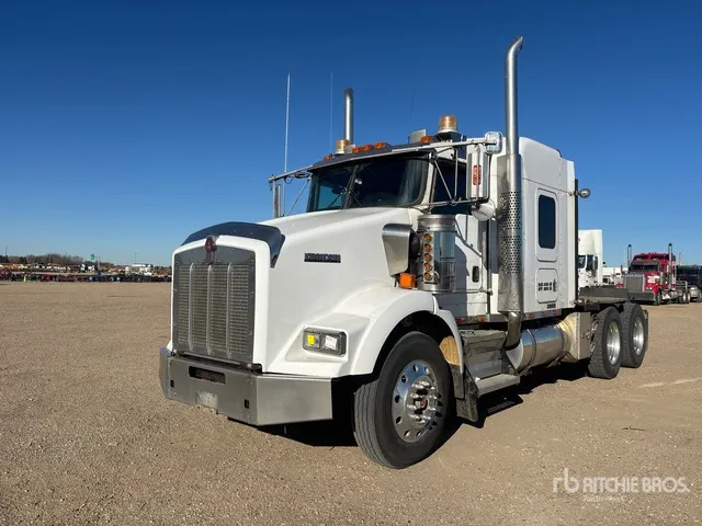 2006 Kenworth T800 6x4 Sleeper Winch Truck