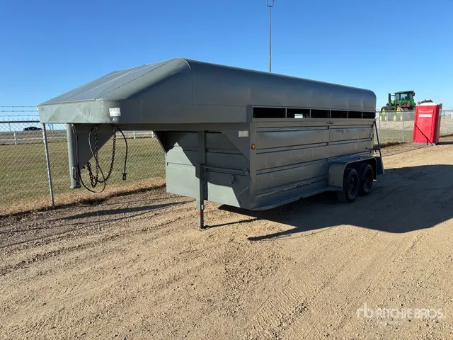 1994 Duncan 16 ft T/A Gooseneck Livestock Trailer