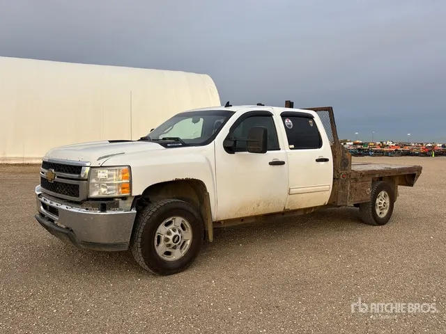 2012 Chevrolet Silverado 2500HD 4x4 Crew Cab Flatbed Truck