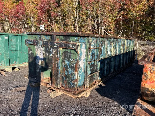22 ft 30 cyd Roll-Off Container