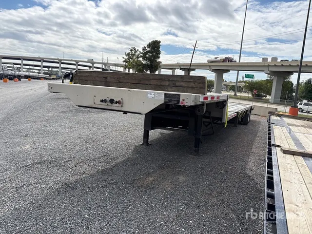 2023 Transcraft FLD1TCM 53 ft T/A Spread Axle Step Deck Trailer