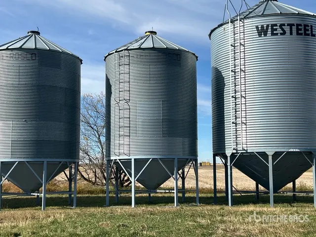 Westeel- Rosco +/- 2000 bu 6 Ring Hopper Grain Bin