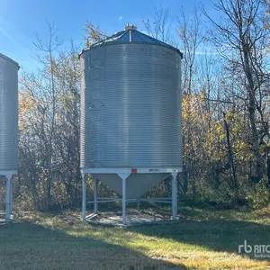 Westeel-Rosco +/- 2000 bu 6 Ring Hopper Grain Bin