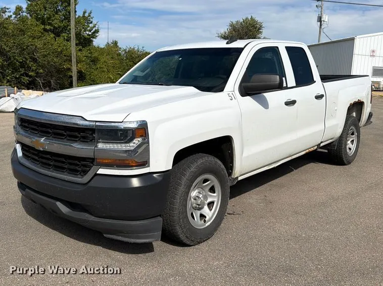 2016 Chevrolet Silverado 1500 Ext. Cab pickup truck