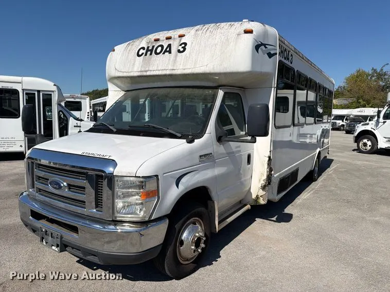 2016 Starcraft Ford E450 shuttle bus