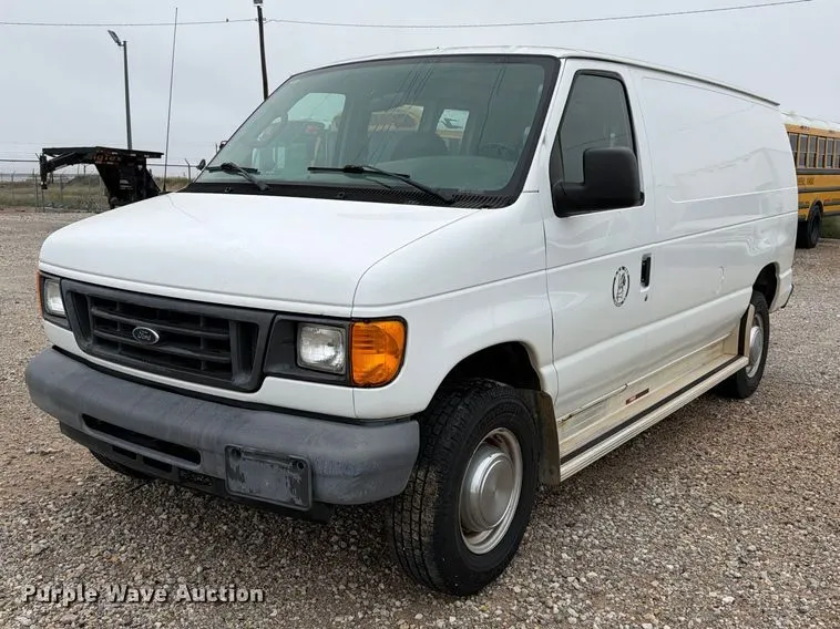 2006 Ford E350 Super Duty van