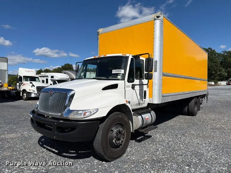 2019 International DuraStar 4300 box truck