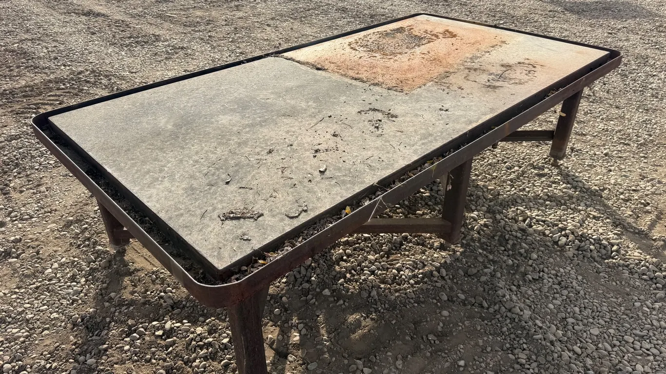 Heavy Duty Steel Work Bench