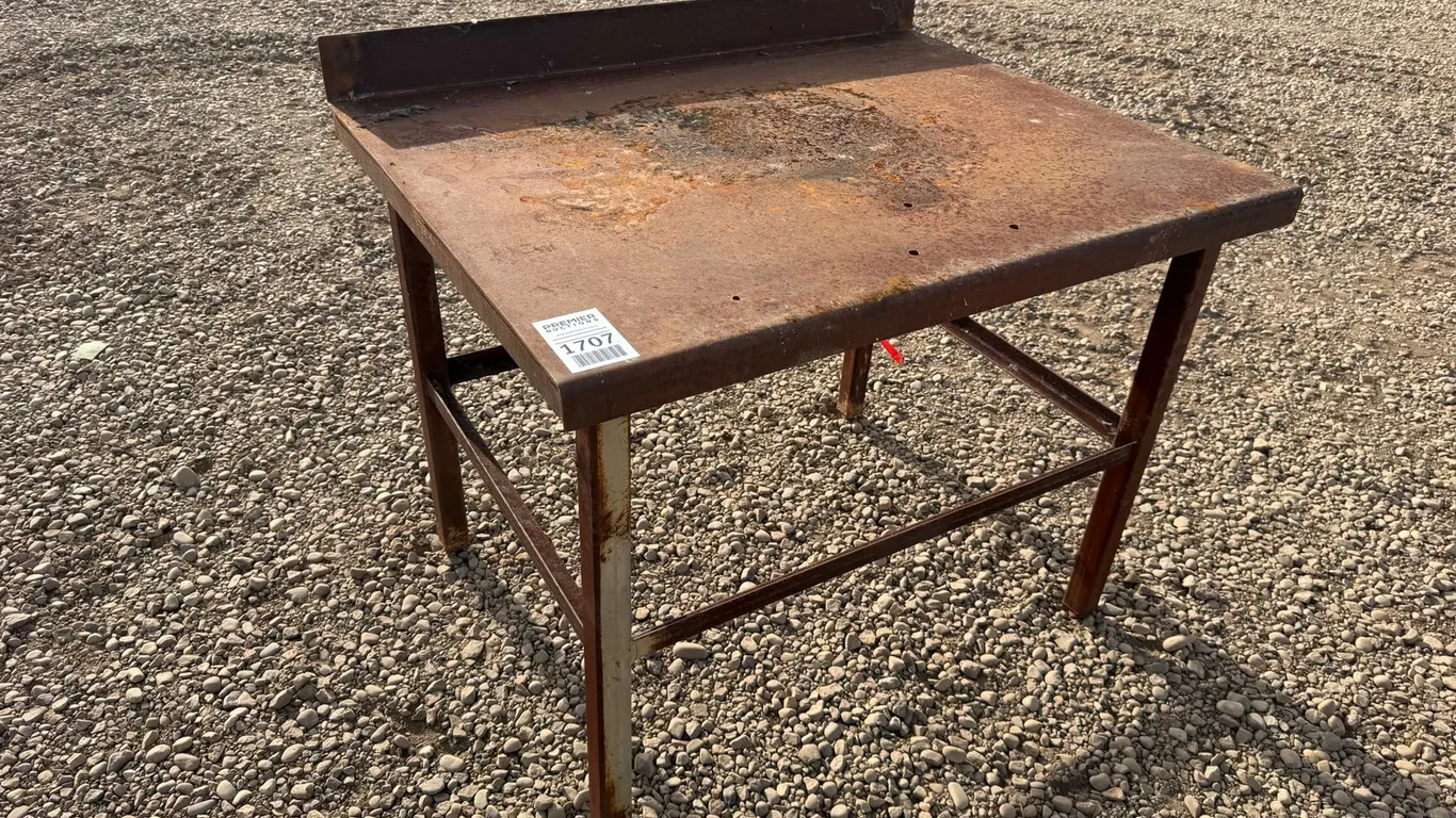 Heavy Duty Steel Work Bench