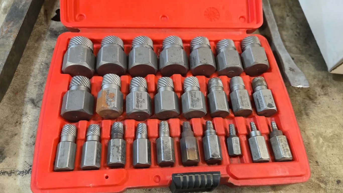 Snap on 25 piece screw extractor set