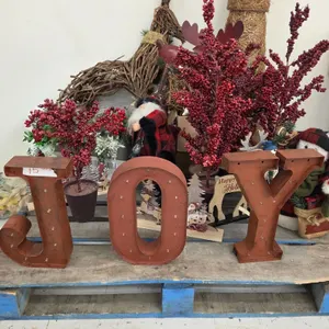 Pallet of Christmas Décor