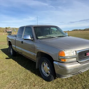 1999 GMC 1500 truck, NO SAFETY *** NO OWNERSHIP DOCUMENTS PROVIDED*** ,WATCH VIDEO  (GST 5% charged)