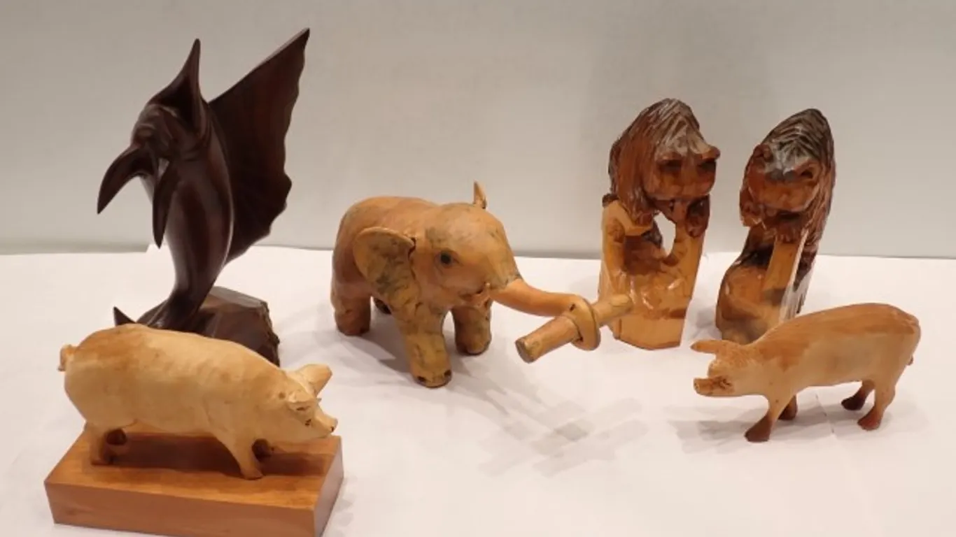 Hand-Carved Wildlife Sculptures+