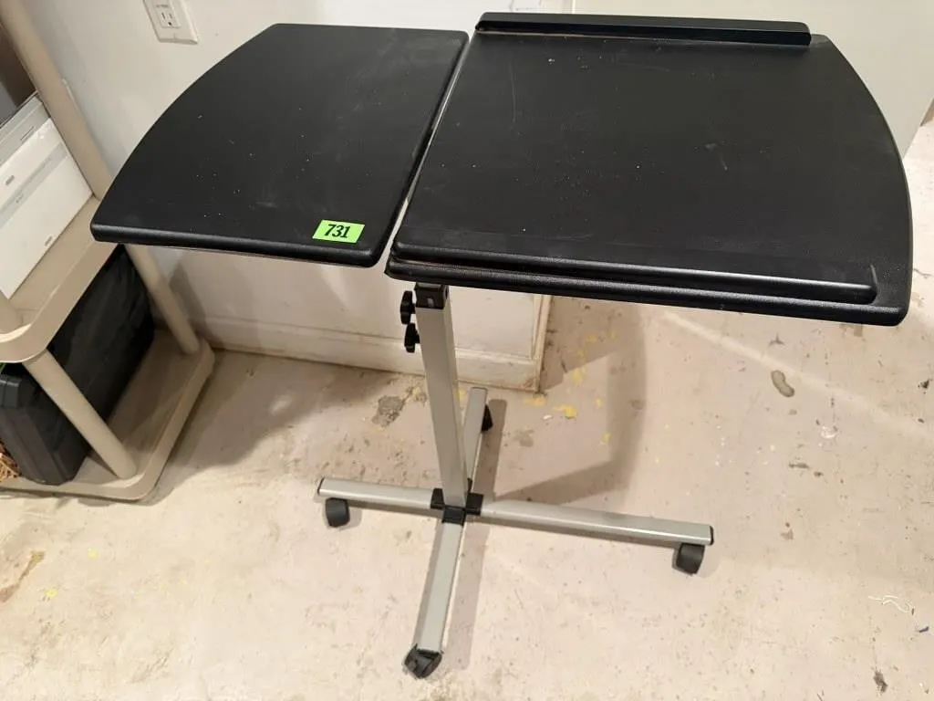 Rolling desk/ tray table