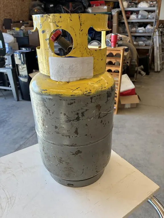 AC Refrigerant Tank