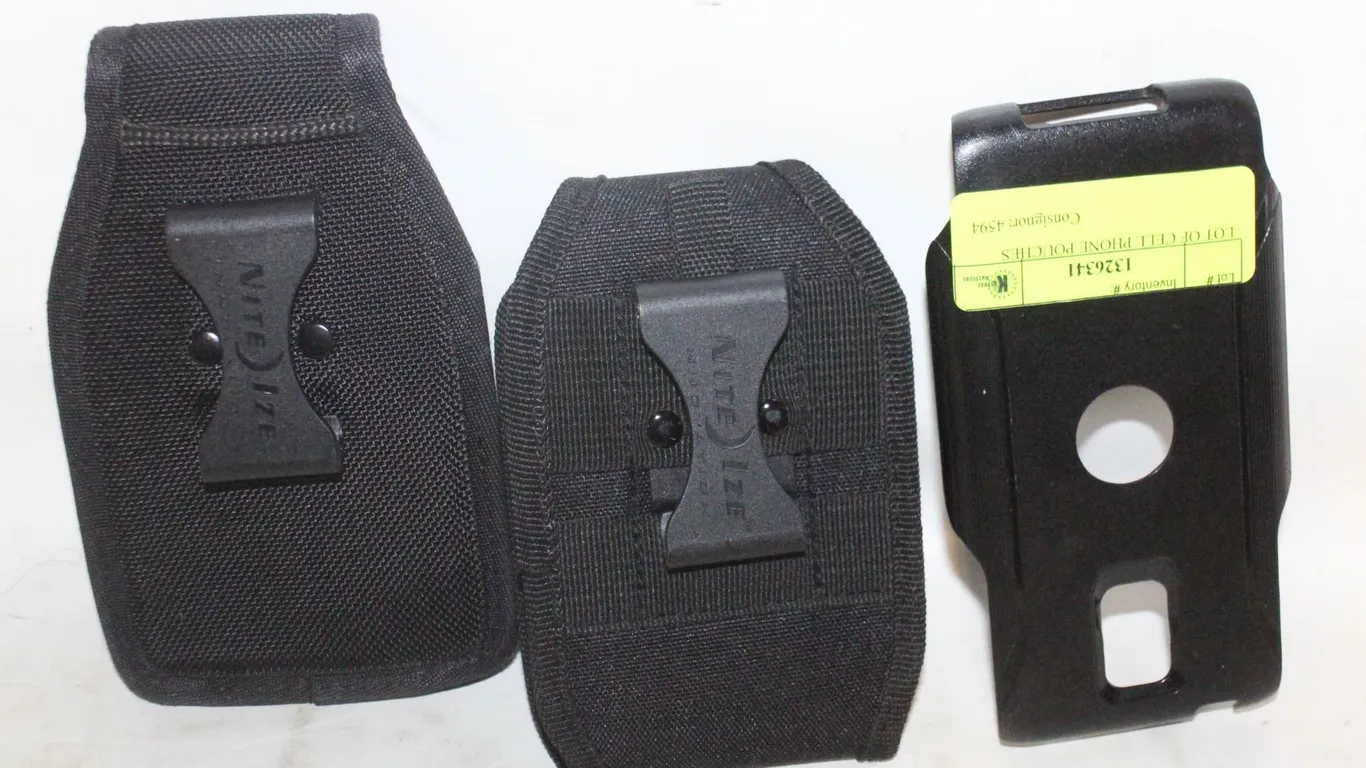 LOT OF CELL PHONE POUCHES - NOT DROPPED OFF