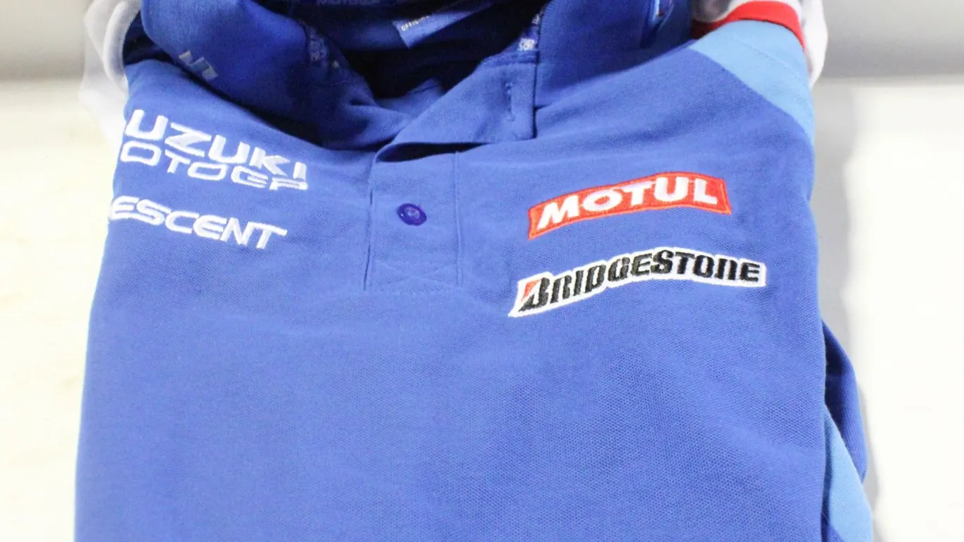 AUTHENTIC VINTAGE SUZUKI MOTO GP RACING