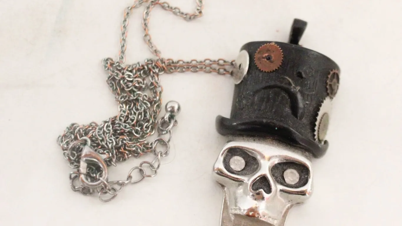 ESTATE SKULL STEAMPUNK LARGE PENDANT