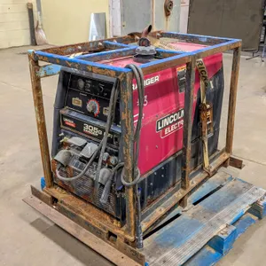 LINCOLN 305G EFI RANGER GAS DRIVEN WELDER W/