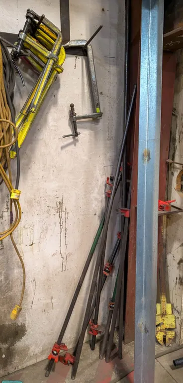 LOT OF ASSORTED CLAMPS