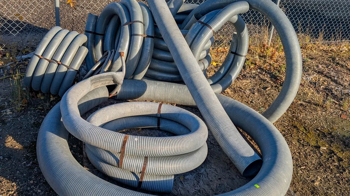 PALLET OF ASSORTED DIAMETER FLEXIBLE DUCTING