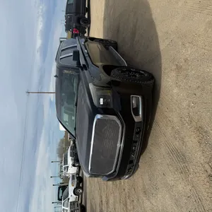 2015 GMC Yukon XL SLT SUV. VIN 1GKS2HKC0FR191744. NOTE: REGISTERED IN AB.