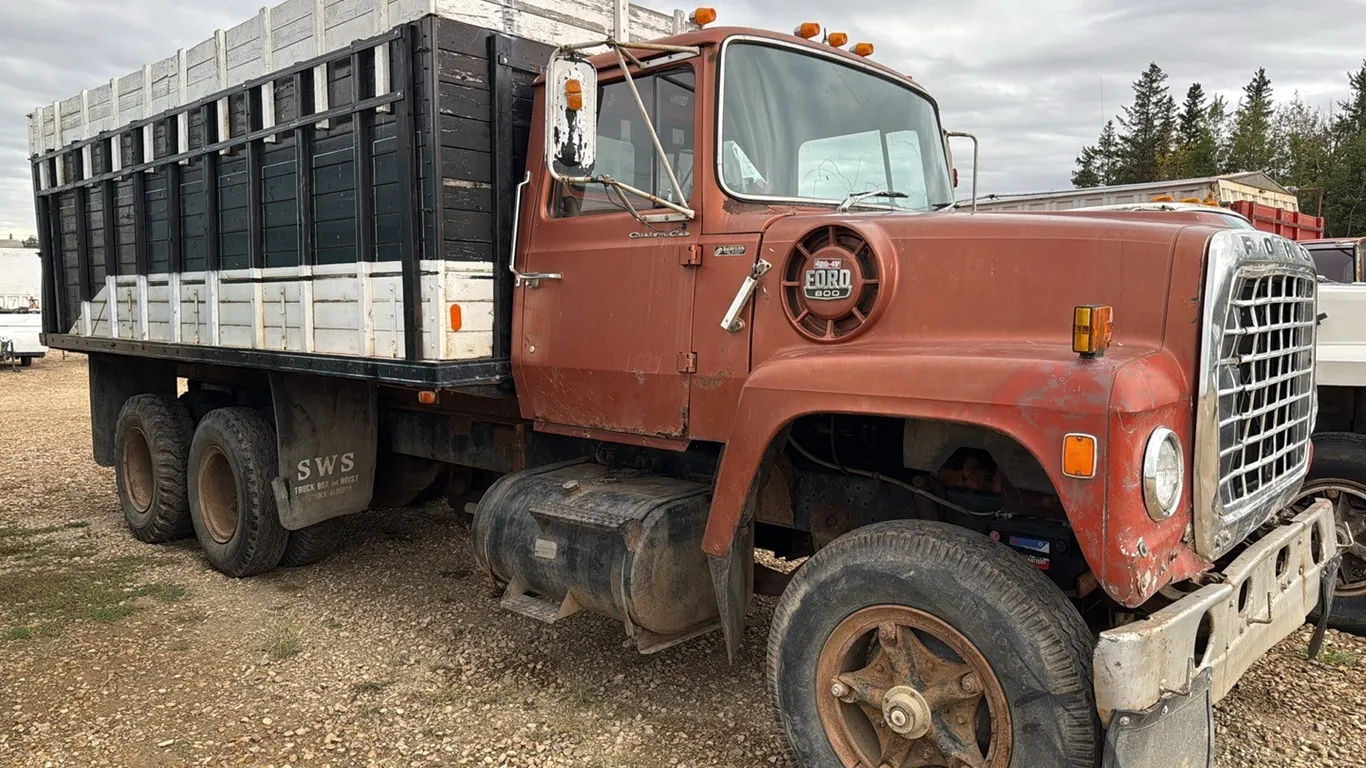 1979 Conventional Ford Tandem Grain Truck w/ 20' Grain Box, 429-4V Engine, Seller States 39,623km Original (Buyer to Confirm), L. Bronze, *VIN T81CVFD