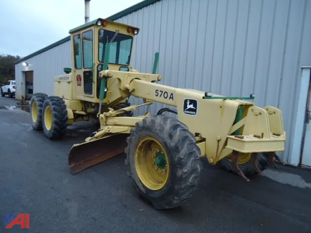 1987 John Deere 570A Motor Grader